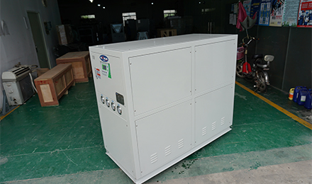 冷水機(jī)的應(yīng)用范圍跨度廣<div   id=